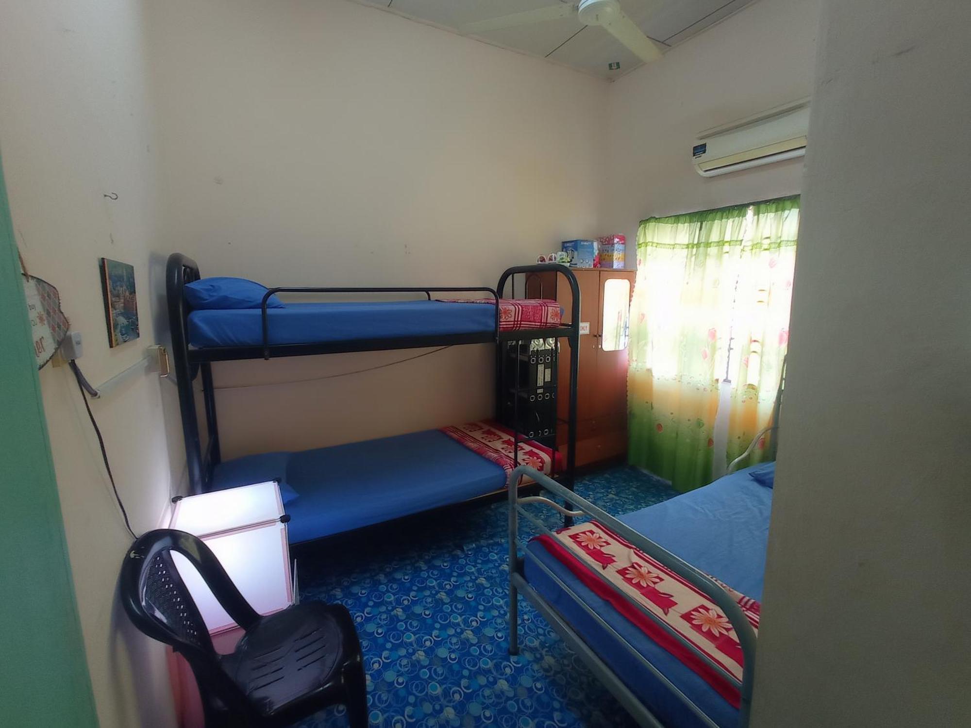 פאריט ראג'ה Homestay Melewar מראה חיצוני תמונה