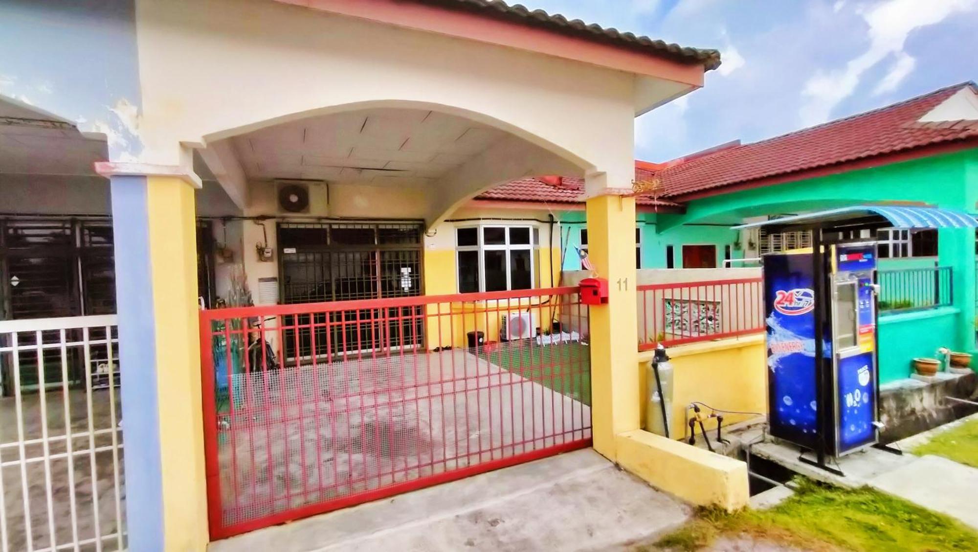 פאריט ראג'ה Homestay Melewar מראה חיצוני תמונה